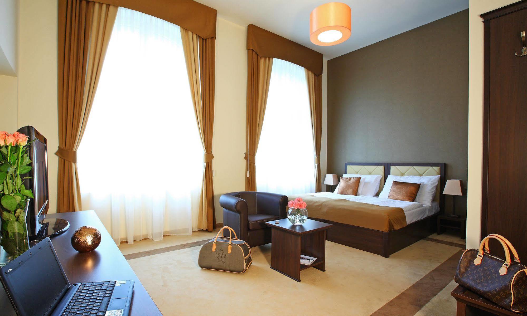 Ipoly Hotel Boutique Rooms & Suites Balatonfured Exterior photo