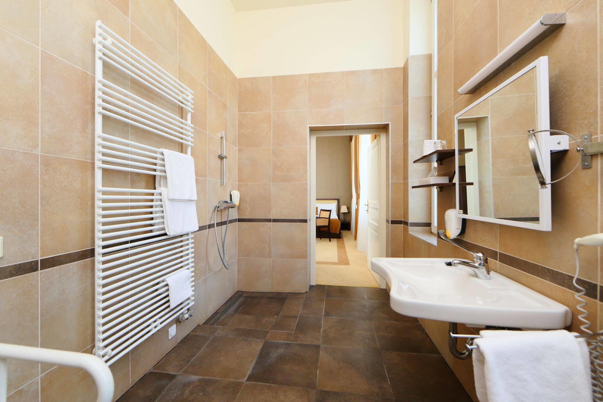 Ipoly Hotel Boutique Rooms & Suites Balatonfured Exterior photo
